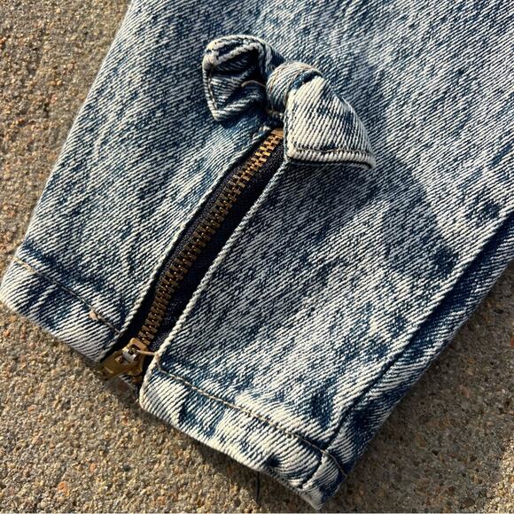 Vintage 80s Pure Jeanswear Zipper Ankle Bow Acid Wash High Rise Taper Jeans - Picture 6 of 6